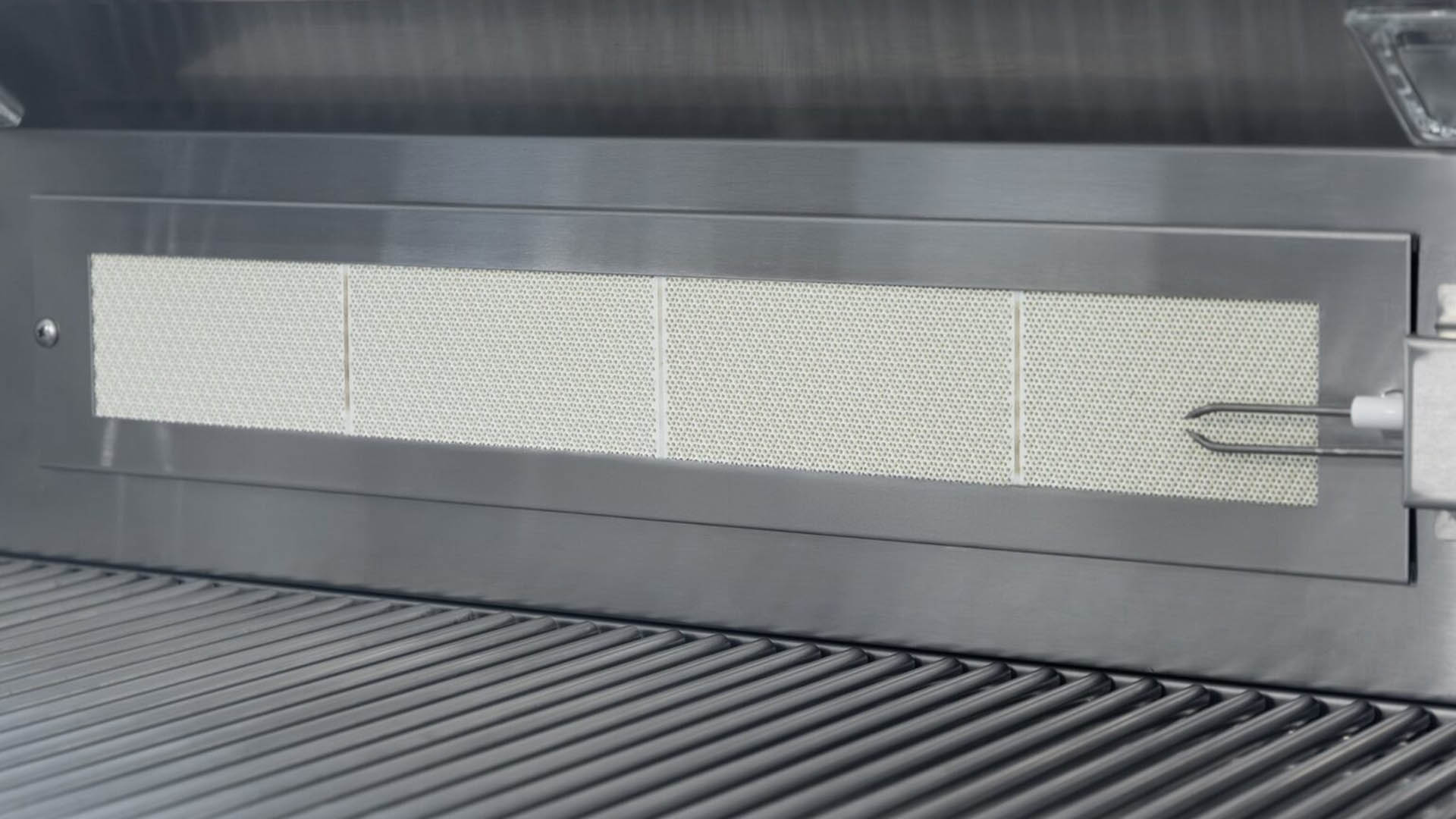 Summerset Sizzler Pro Series Gas Grill